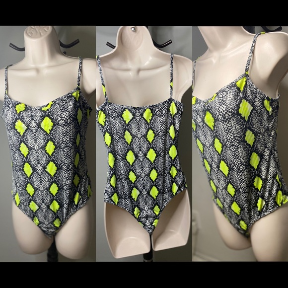 Sensational Collection Tops - Snake Print Bodysuit